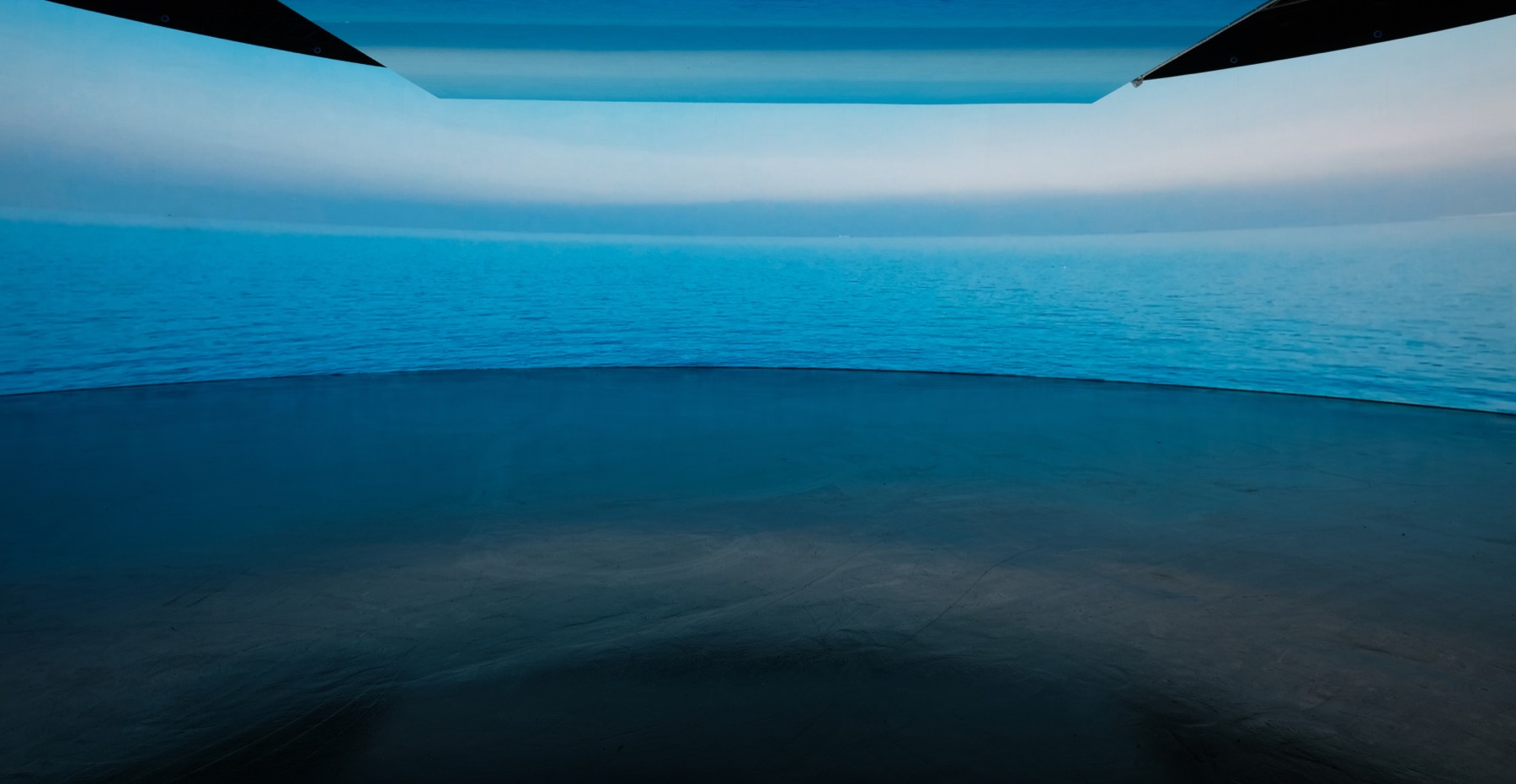 Grey Sea immersive LED environment